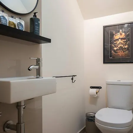 Liiiving In - Delight Terrace Apartamento