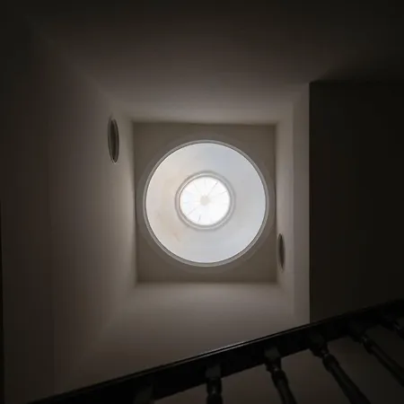 Liiiving In - Delight Terrace Apartment