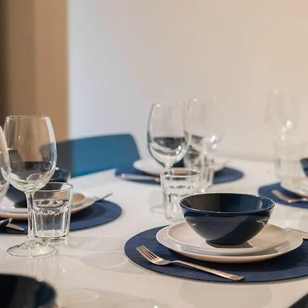 Liiiving In - Delight Terrace