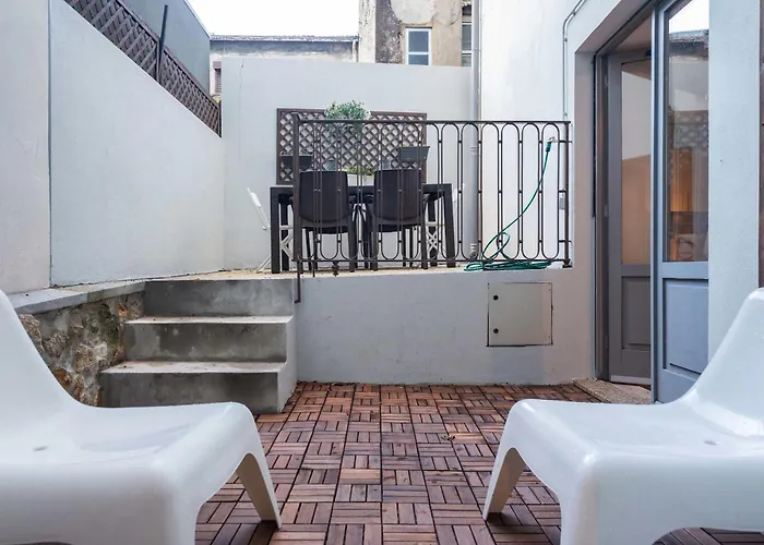 Liiiving In - Delight Terrace