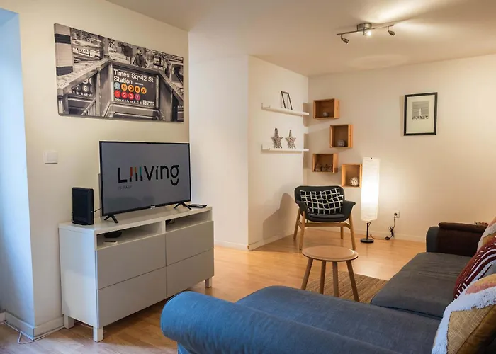 Liiiving In - Delight Terrace