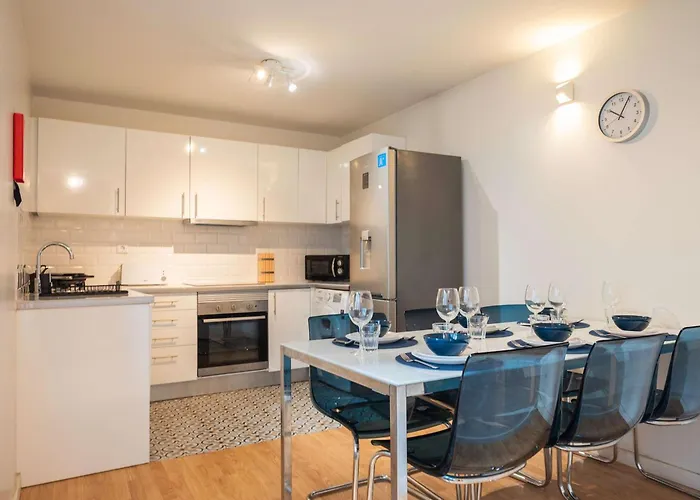 Liiiving In - Delight Terrace