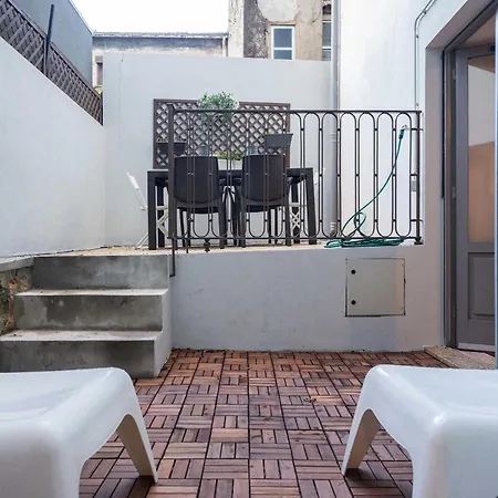 Liiiving In - Delight Terrace